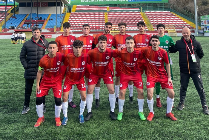 Galatasaray Taçspor ilk yarıda fişi çekti