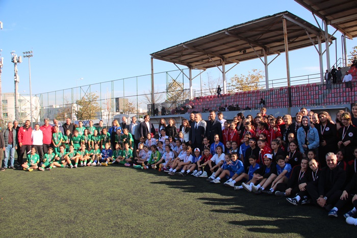 Sancaktepe’de Kız Futbolunun Kalbi Atatürk Kupası’nda Attı